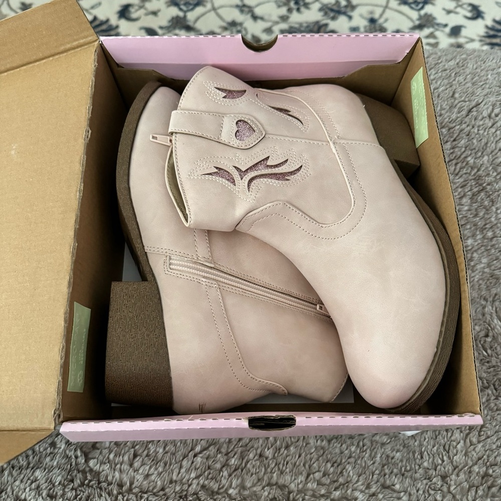 New Pop Girls Kid Sutton Blush Pink Boots size 5 - Picture 2 of 8